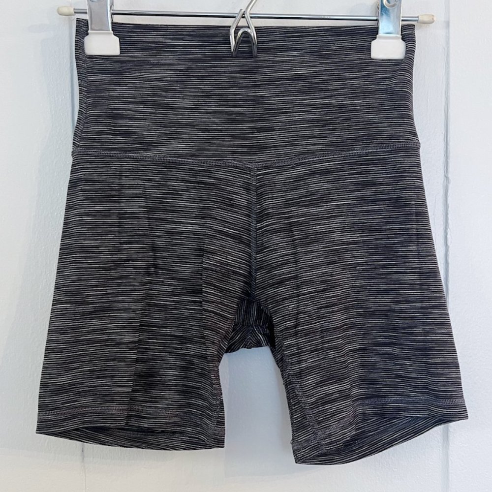 Lululemon Align Short 6" / High Rise / size 4